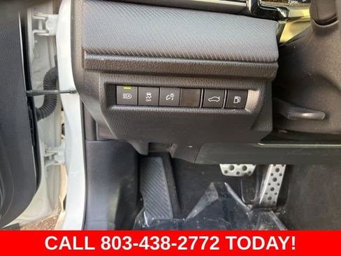 Used 2025 Toyota Camry SE w/ Convenience Package image 28