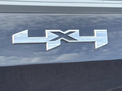 Used 2025 GMC Sierra 1500 SLT AWD/4WD image 48