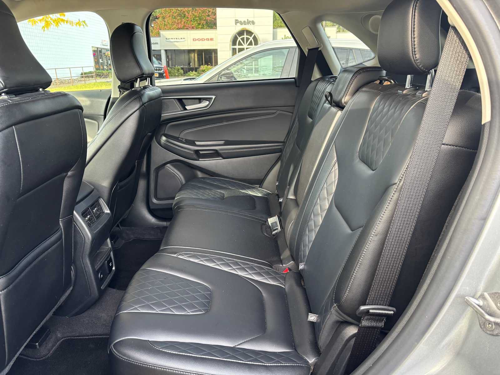 Used 2024 Ford Edge Titanium AWD/4WD image 4