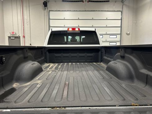 Used 2024 RAM 2500 Tradesman w/ Chrome Appearance Group AWD/4WD image 31