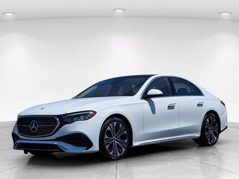 Used 2025 Mercedes-Benz E 350 4MATIC Sedan image 8