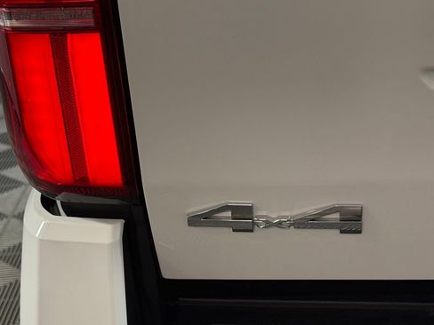 Used 2025 Toyota Tacoma SR5 image 28