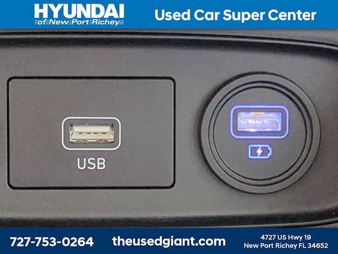 Used 2020 Hyundai Venue SEL w/ Convenience Package FWD image 20