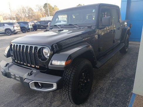 Used 2022 Jeep Gladiator Sport image 6