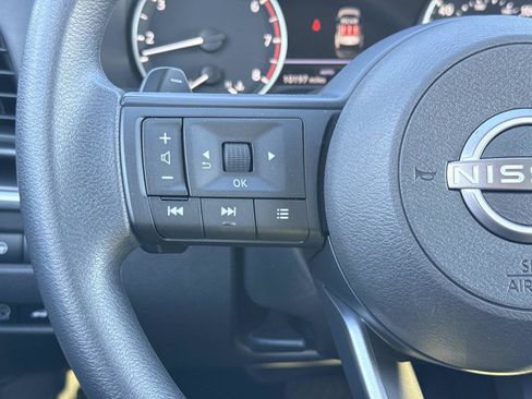 Used 2024 Nissan Rogue SV image 8