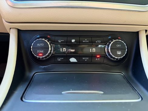 Used 2019 Mercedes-Benz GLA 250 image 28