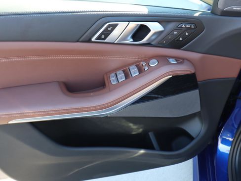 Used 2025 BMW X7 M60i w/ Executive Package image 17