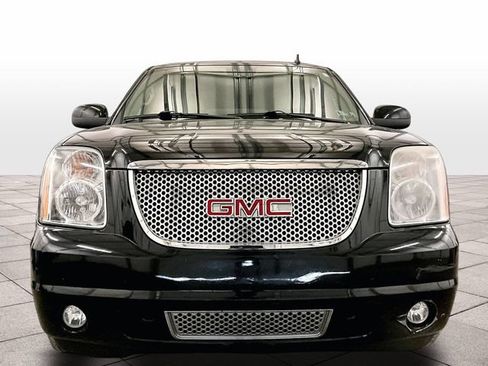 Used 2011 GMC Yukon XL Denali AWD/4WD image 4