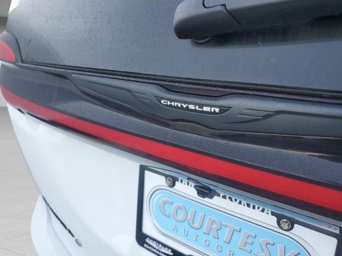 New 2026 Chrysler Pacifica Limited w/ S Appearance Package image 7