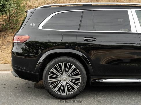 Used 2023 Mercedes-Benz Maybach GLS 600 4MATIC image 10