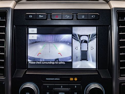 Used 2020 Ford F350 Platinum AWD/4WD image 19