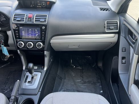 Used 2017 Subaru Forester 2.5i Premium AWD/4WD image 34