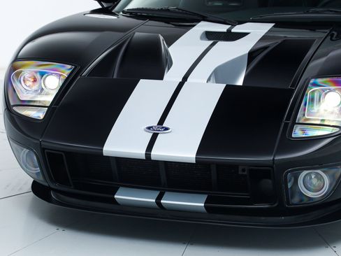 Used 2006 Ford GT image 11