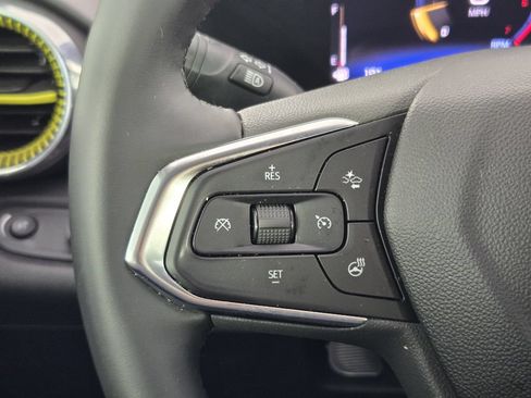 Used 2025 Chevrolet Trax LT w/ Driver Confidence Package FWD image 30