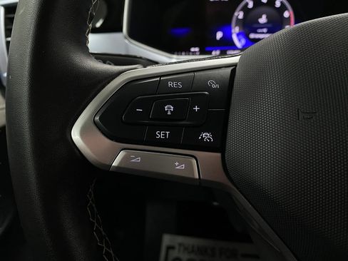 Used 2025 Volkswagen Taos SE image 15