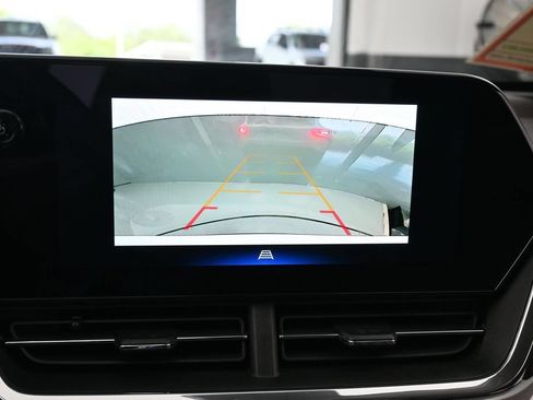 Used 2025 Chevrolet Trax ACTIV FWD image 18