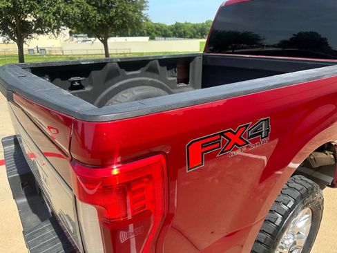 Used 2018 Ford F250 Platinum w/ Platinum Ultimate Package image 15