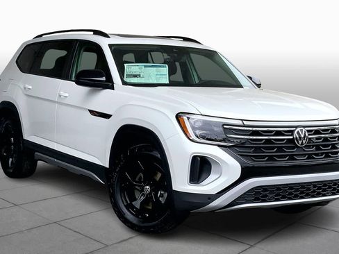 New 2026 Volkswagen Atlas Peak Edition AWD/4WD image 2