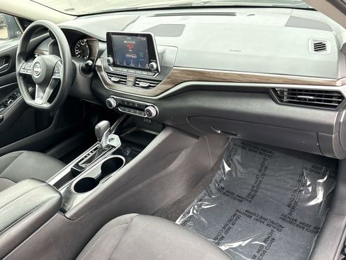 Used 2024 Nissan Altima 2.5 SV FWD image 20