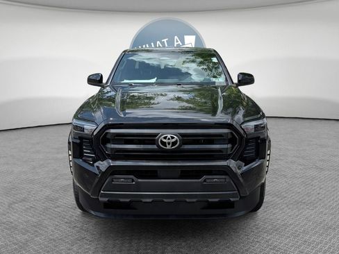 Certified 2026 Toyota Tacoma SR5 AWD/4WD image 9