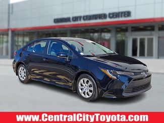 Used 2025 Toyota Corolla LE image 1