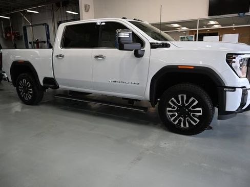 New 2026 GMC Sierra 2500 Denali Ultimate AWD/4WD image 13