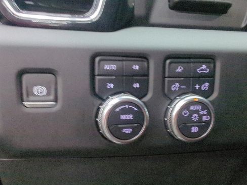 Used 2024 GMC Sierra 1500 Denali Ultimate AWD/4WD image 13