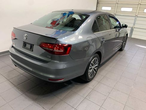 Used 2017 Volkswagen Jetta S image 3