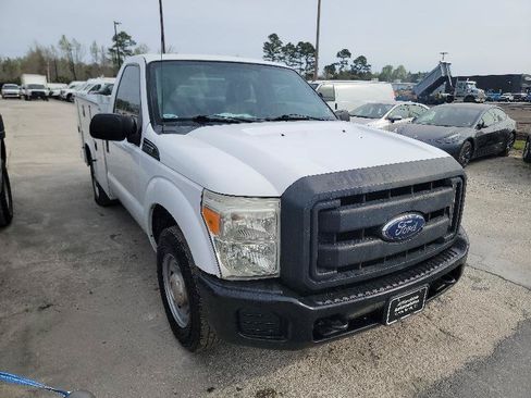 Used 2015 Ford F250 XL RWD image 2