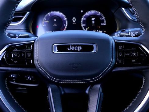 New 2025 Jeep Grand Cherokee L Overland w/ Luxury Tech Group IV image 11