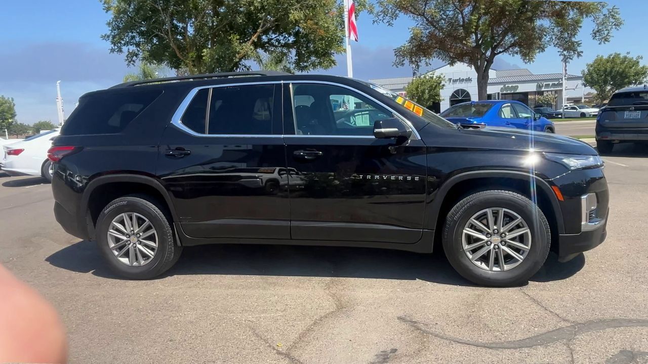 Used 2023 Chevrolet Traverse LT w/ LPO, Cargo Package AWD/4WD image 8