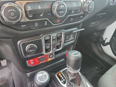 Used 2019 Jeep Wrangler Unlimited Rubicon AWD/4WD image 32