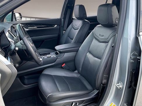 Used 2025 Cadillac XT6 Premium Luxury image 25