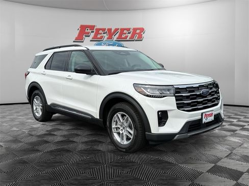 New 2025 Ford Explorer Active w/ Active Comfort Package image 3
