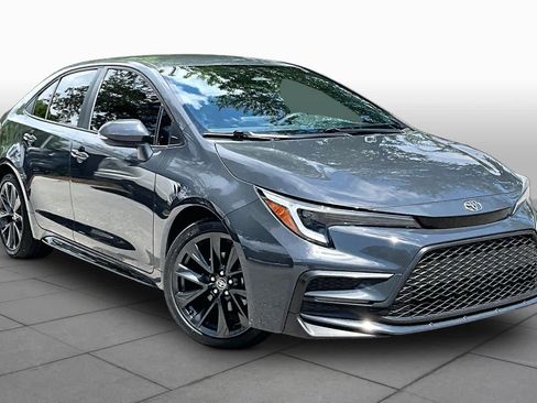 Used 2023 Toyota Corolla SE FWD image 3