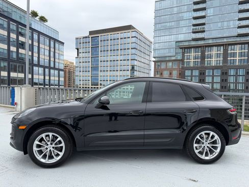 Certified 2026 Porsche Macan AWD/4WD image 2