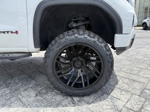 Used 2023 GMC Sierra 1500 AT4 AWD/4WD image 6