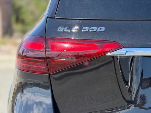 Used 2024 Mercedes-Benz GLE 350 4MATIC image 11