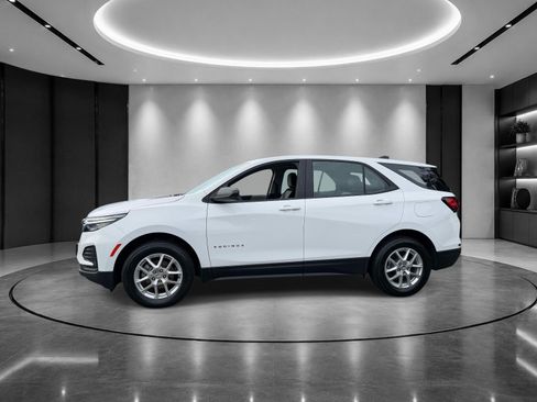 Certified 2023 Chevrolet Equinox LS AWD/4WD image 3