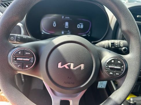 Certified 2025 Kia Soul LX w/ LX Technology Package FWD image 18
