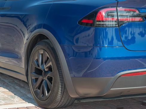 Used 2022 Tesla Model X Long Range image 45