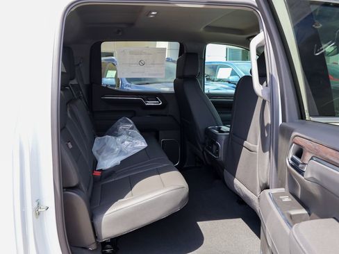 New 2026 GMC Sierra 1500 SLT image 29