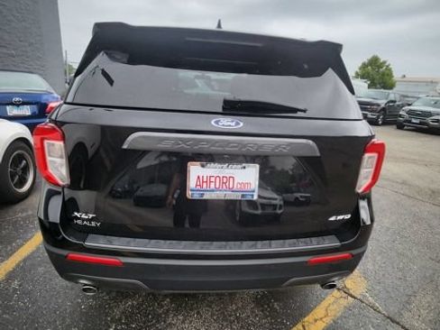 Used 2023 Ford Explorer XLT w/ Equipment Group 202A AWD/4WD image 7