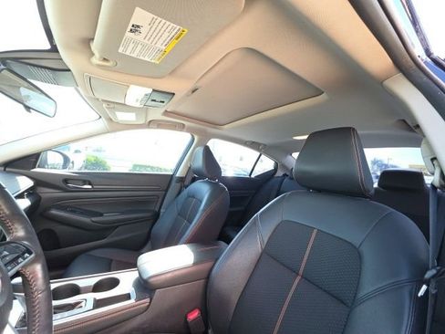 Used 2021 Nissan Altima 2.5 SR w/ SR Premium Package image 14