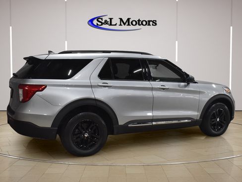 Used 2024 Ford Explorer XLT w/ Class IV Trailer Tow Package AWD/4WD image 8