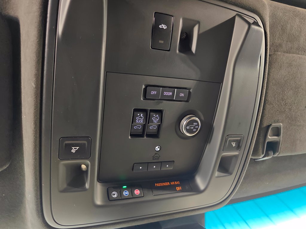 Used 2018 Cadillac Escalade Platinum AWD/4WD image 13