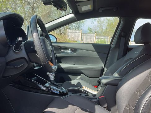 Used 2023 Kia Forte GT-Line w/ GT-Line Technology Package FWD image 12
