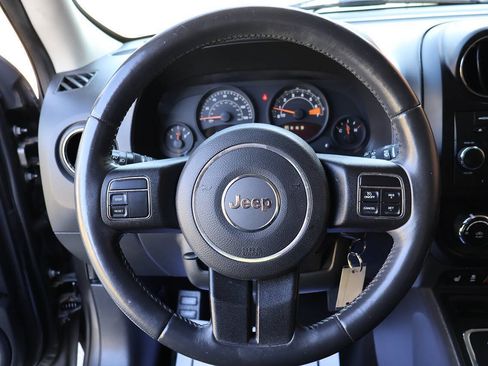 Used 2014 Jeep Patriot Latitude AWD/4WD image 28