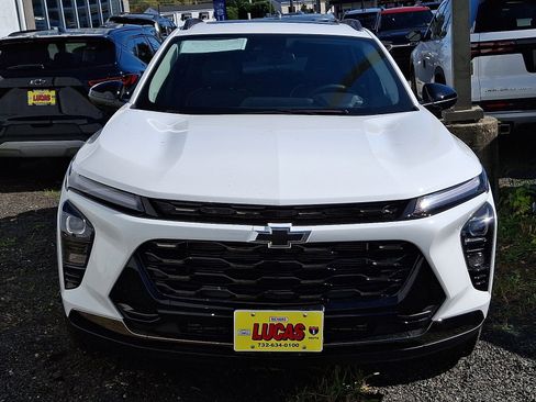 New 2026 Chevrolet Trax ACTIV w/ Sunroof Package image 2