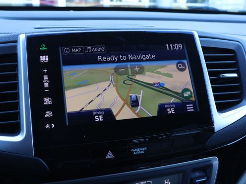 Used 2017 Honda Pilot Touring image 28